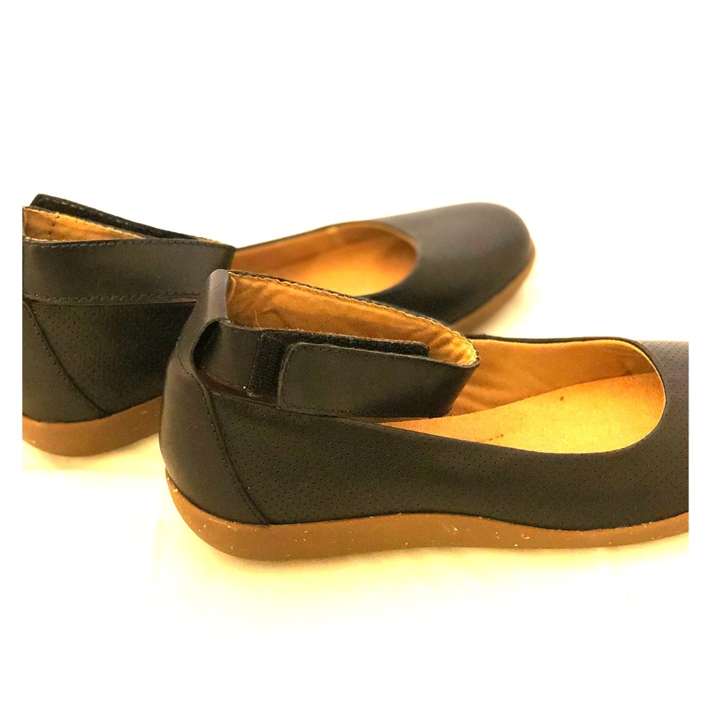 Clarks Soft Cushion Black Flats with Ankle Strap